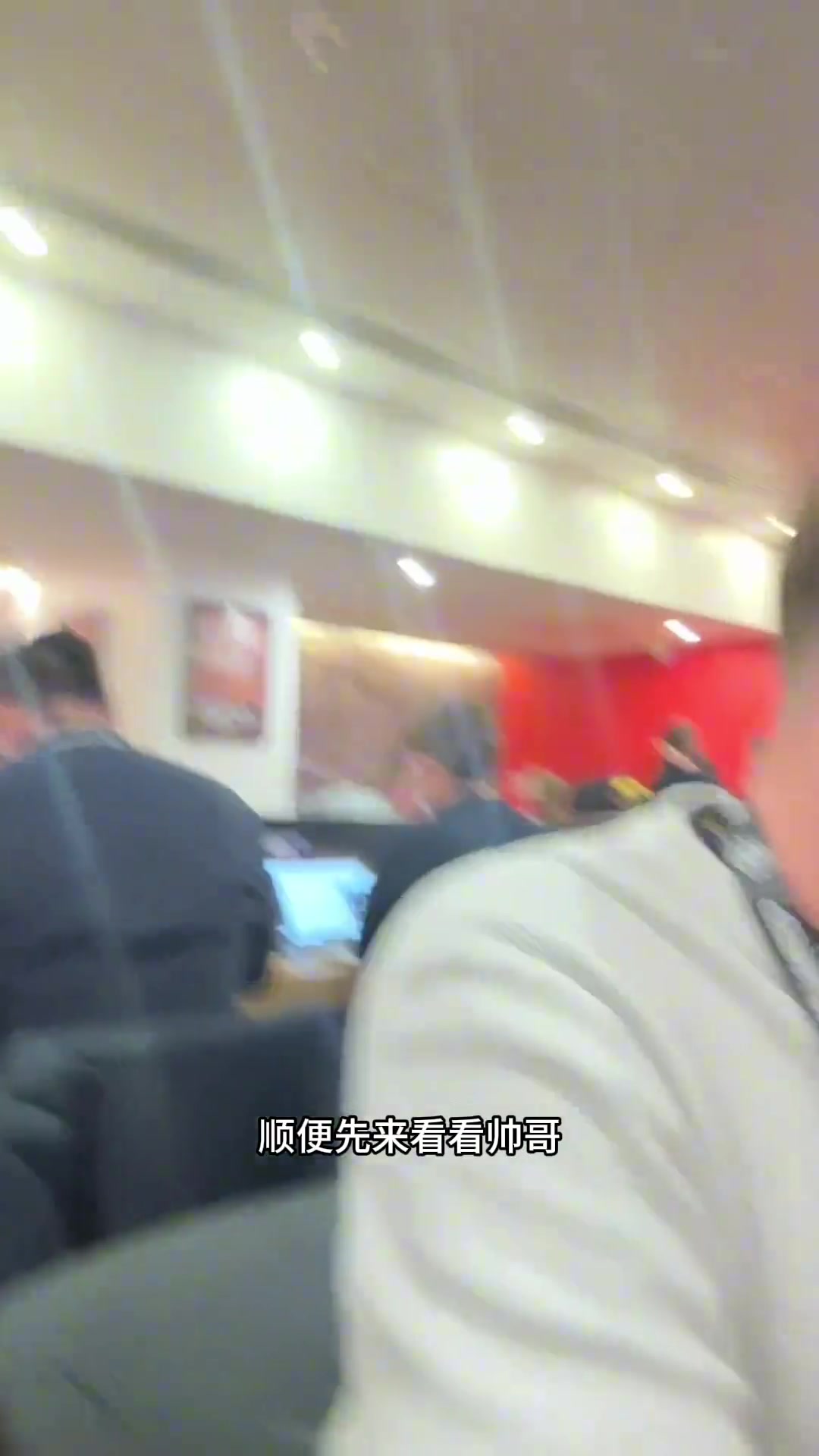 難怪桑喬不開心大老師帶你體驗(yàn)曼聯(lián)食堂的伙食