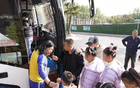 暖心守護，青島足球場迎小球迷