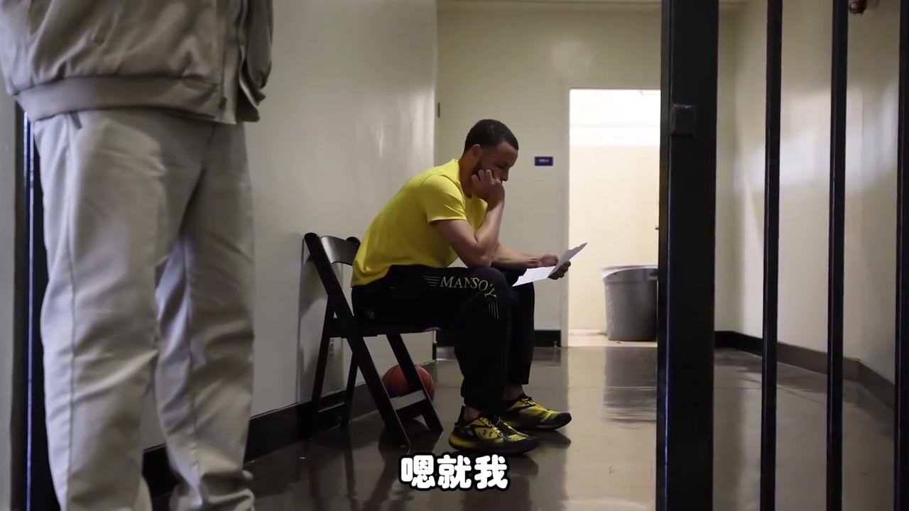 楊毅我覺得現(xiàn)在37歲的庫里比十年前27歲的庫里還厲害