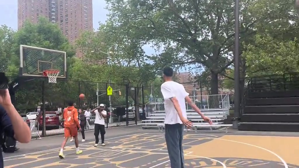 這個高個子會打球嗎各個打鐵