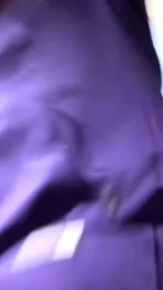 球星也有調皮的一面姆巴佩滑下樓梯的瞬間歡樂感爆棚