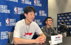 楊瀚森進NBA需提升語言情商，借鑒阿聯周琦經驗。