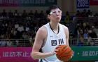 范子銘高薪無表現(xiàn)，球迷呼吁其離開，33歲老將更勝一籌。