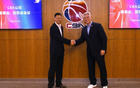 CBA新董事長選秀大會念錯名，與肖華差距大。